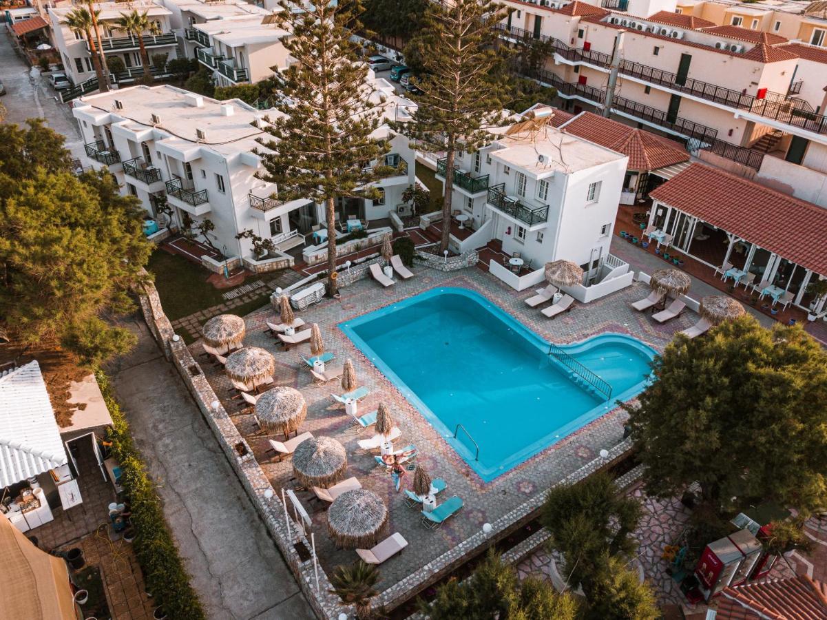 Troulakis Beach Hotel Agia Marina  Екстер'єр фото
