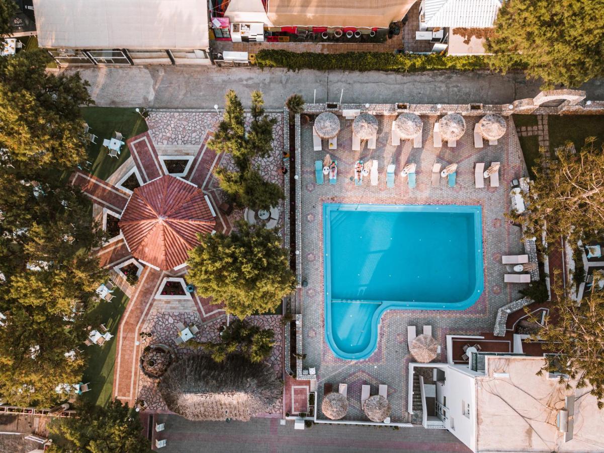 Troulakis Beach Hotel Agia Marina  Екстер'єр фото