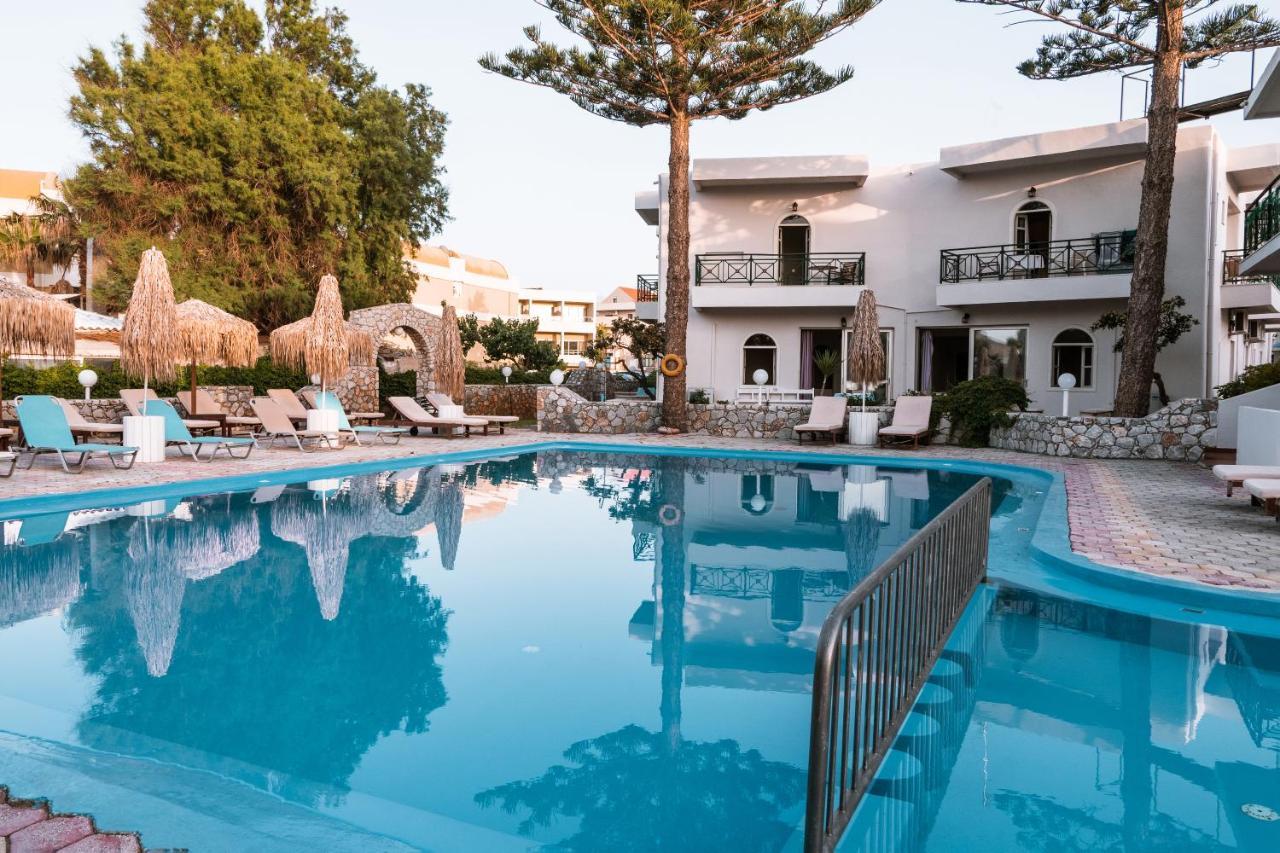 Troulakis Beach Hotel Agia Marina  Екстер'єр фото