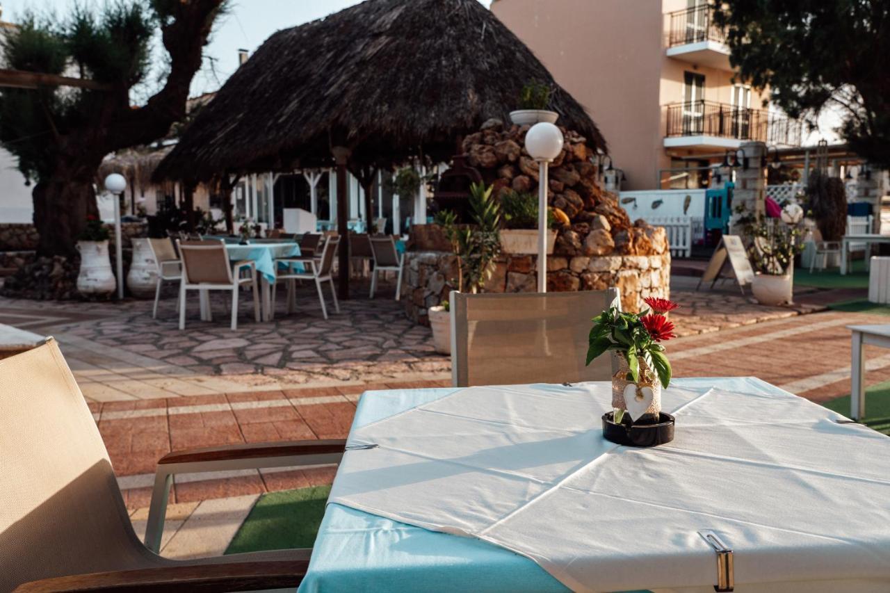 Troulakis Beach Hotel Agia Marina  Екстер'єр фото