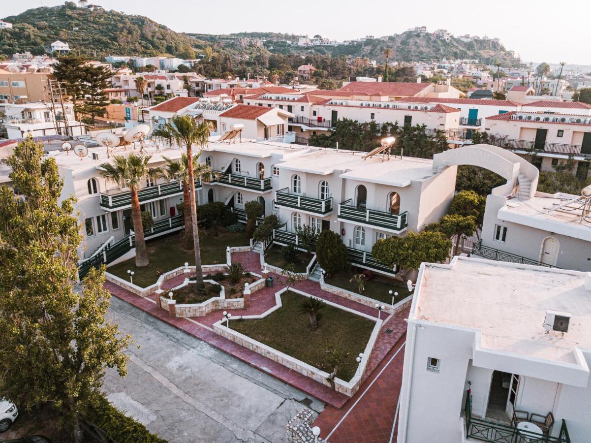 Troulakis Beach Hotel Agia Marina  Екстер'єр фото