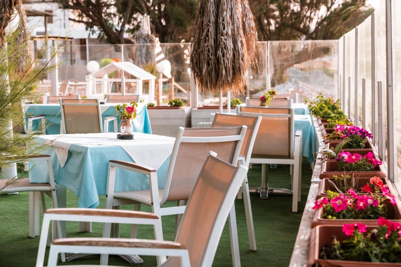 Troulakis Beach Hotel Agia Marina  Екстер'єр фото