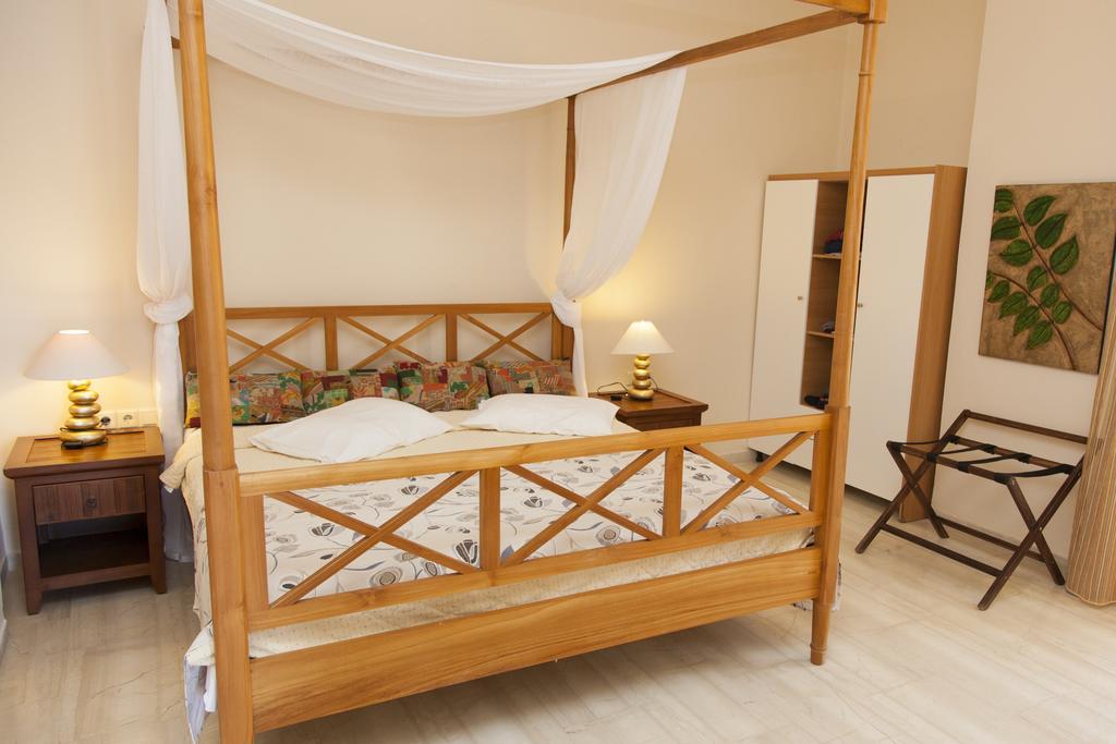 Troulakis Beach Hotel Agia Marina  Екстер'єр фото