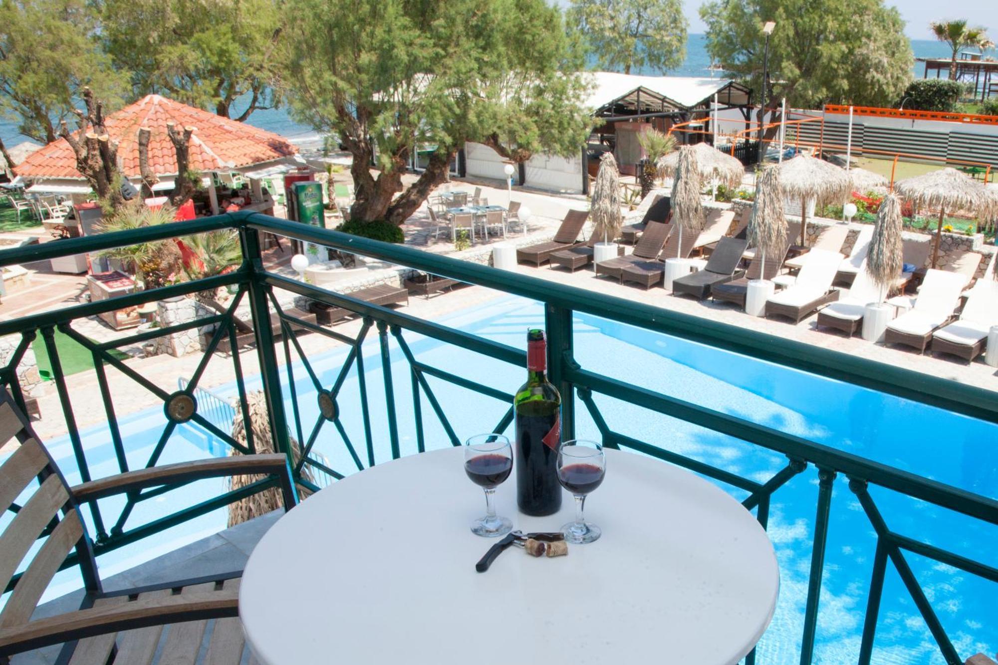Troulakis Beach Hotel Agia Marina  Екстер'єр фото