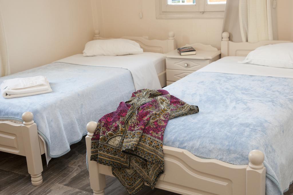 Troulakis Beach Hotel Agia Marina  Екстер'єр фото