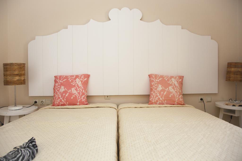 Troulakis Beach Hotel Agia Marina  Екстер'єр фото